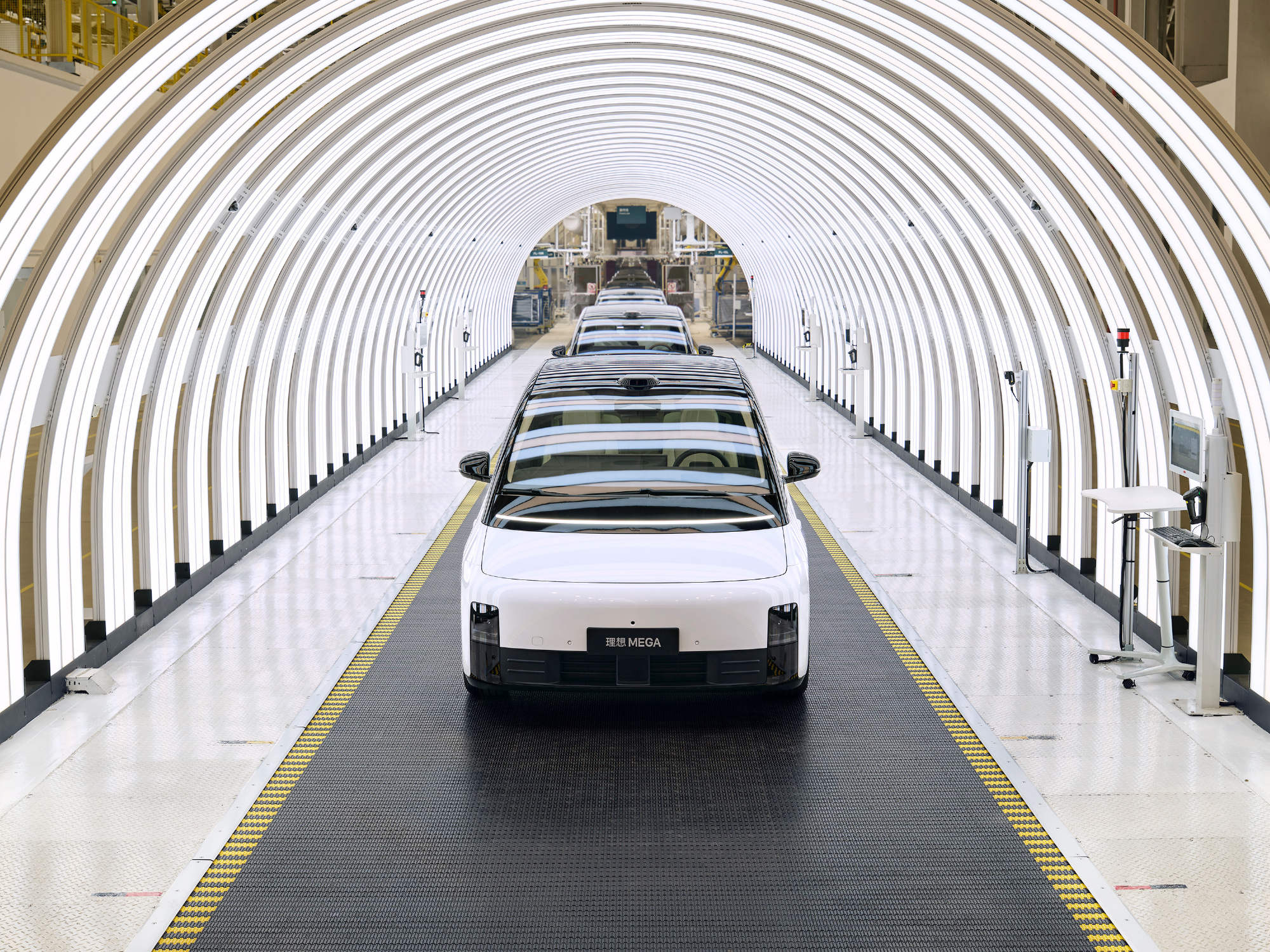 Li Auto Rear Autonomous Li Auto Tests Own Autonomous Driving Chip, Topping NVIDIA Thor-U in ...